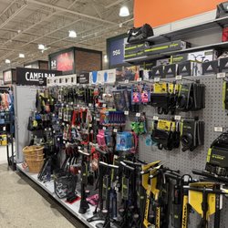 DICK'S Sporting Goods