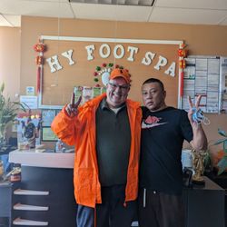 HY Foot Spa - Bob and David at the HY Foot Spa. Great Massage from David