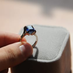 Derek Simpson Goldsmith - Engagement ring, custom-made setting from customer design.
