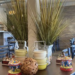 Assorted decorations