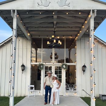 Weddings At Lakeside - Venues & Event Spaces Near Me - Shepherd, Texas
