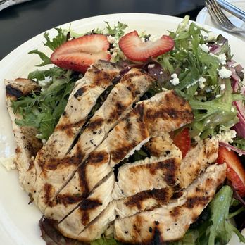 Meritage At Callaway - Chicken strawberry salad - New American Near Me - Temecula, California