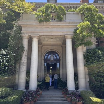 Filoli - Entrance to house - Botanical Gardens Near Me - Woodside, California