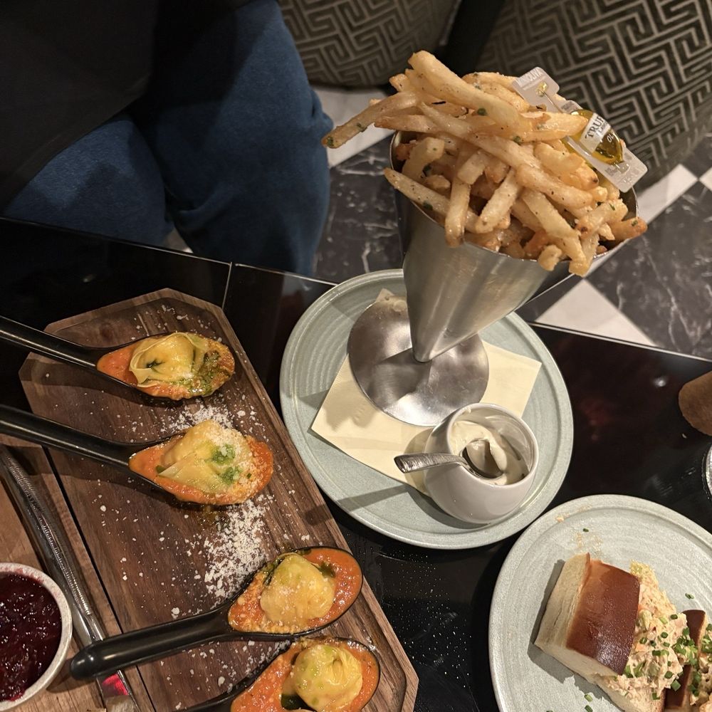 Palm Palm - Tomato soup and grilled cheese dumplings and truffle fries - Bars Near Me - Pittsburgh, Pennsylvania Palm Palm - Tomato soup and grilled cheese dumplings and truffle fries - Bars Near Me - Pittsburgh, Pennsylvania