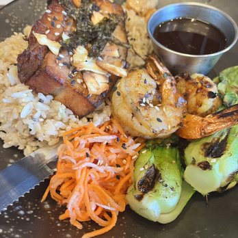 Leftcraft - Surf and turf dish!  Pretty good! - Gastropubs Near Me - Edmonds, Washington