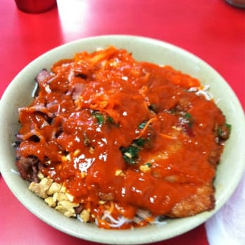 Pho 999 Reseda - Sriracha bath to #61! - Vietnamese Near Me - Reseda, California Pho 999 Reseda - Sriracha bath to #61! - Vietnamese Near Me - Reseda, California