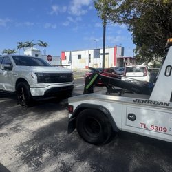 A.E.R Towing - Ford Lightning