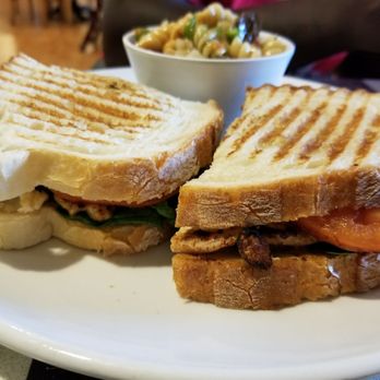 Madison Park Kitchen - Breakfast & Brunch Near Me - Forest Park, Illinois