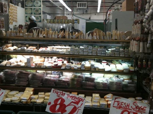 Manhattan Fruit Exchange by null