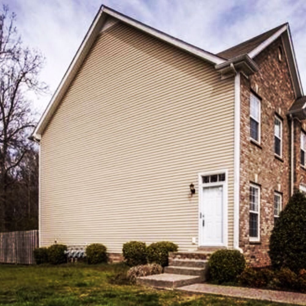 KENDRA CLOYD BENCHMARK REALTY Updated June 2024 23 Photos 318