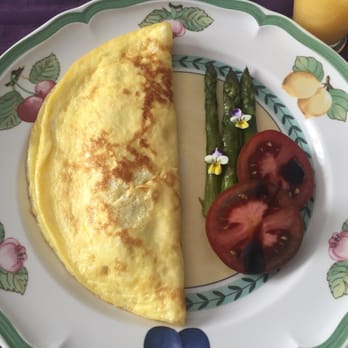 Grove Cottage B & B - Asparagus and cheese omelette - Hotels Near Me - Bloomfield, Ontario Grove Cottage B & B - Asparagus and cheese omelette - Hotels Near Me - Bloomfield, Ontario