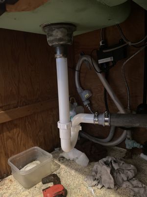 Howe Brothers Plumbing Logo