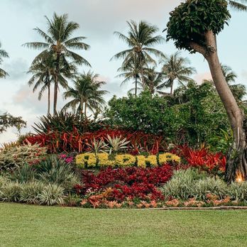 Hukilau Lanai - The gardens near the beach. - Seafood Near Me - Kapaa, Hawaii