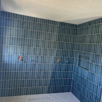 Canyon state tile - a shower in a bathroom - Flooring Near Me Canyon state tile - a shower in a bathroom - Flooring Near Me