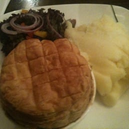 Steak & kidney pie