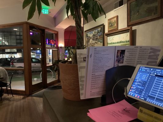 Basil Thai Restaurant & Bar by null