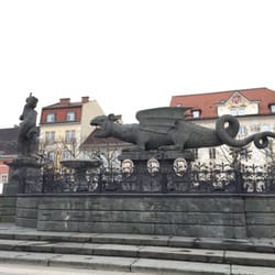 Lindwurmbrunnen - The dragon fountain