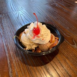 UNL Dairy Store - Turtle sundae