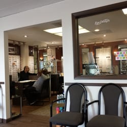 Eye Design - Large selection of eye wear.