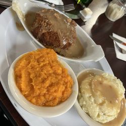 Bar 17 Grill - Chicken cordon bleu