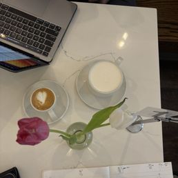 Cortado and early grey latte