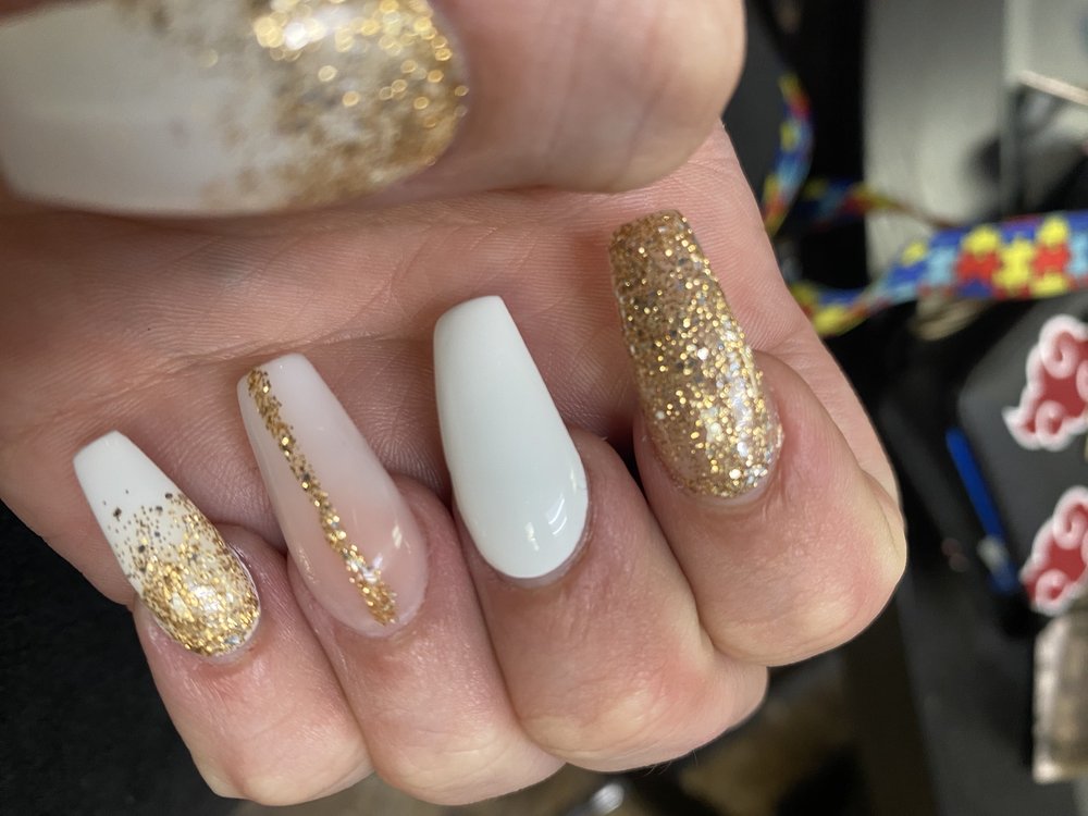 Nails Advantage Logo