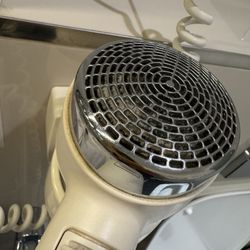 Hotel Brandenburger Tor Potsdam - This old hairdryer was a health hazard and gross to touch
