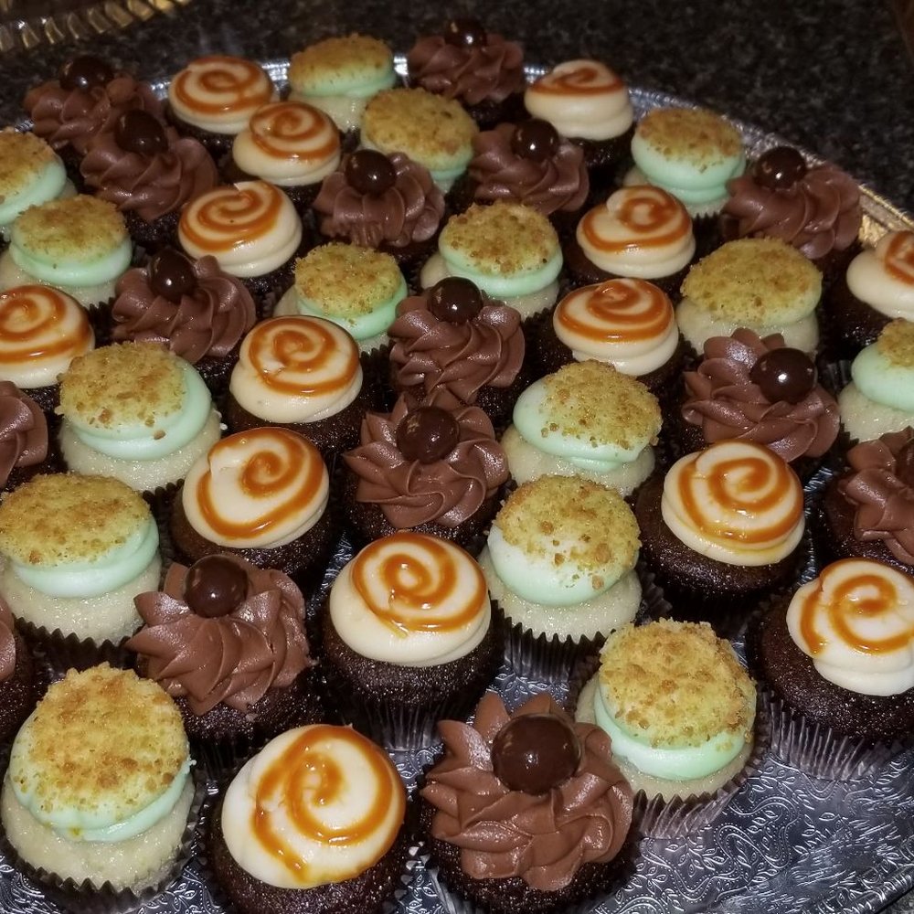 Sugar Cubed Cakes - Party platter of Mini cupcakes- Salted Caramel, Key Lime, and Mocha Fudge. - Cupcakes Near Me - Gresham, Oregon Sugar Cubed Cakes - Party platter of Mini cupcakes- Salted Caramel, Key Lime, and Mocha Fudge. - Cupcakes Near Me - Gresham, Oregon
