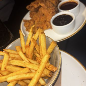 Buttermilk & Bourbon - Fried chicken - Southern Near Me - Boston, Massachusetts Buttermilk & Bourbon - Fried chicken - Southern Near Me - Boston, Massachusetts