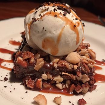Houston's Restaurant - Dessert - Steakhouses Near Me - Pasadena, California