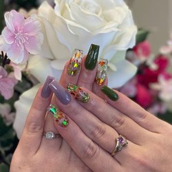 J Nails & Spa
