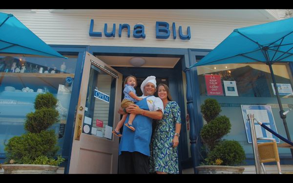 Luna Blu by null