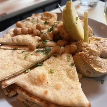 Bodega Wine Bar - Hummus plate and Bodega Wine Bar - Wine Bars Near Me - Santa Monica, California