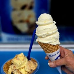 Manhattan Village - Monkey Business and Coconut Pineapple from Handel's