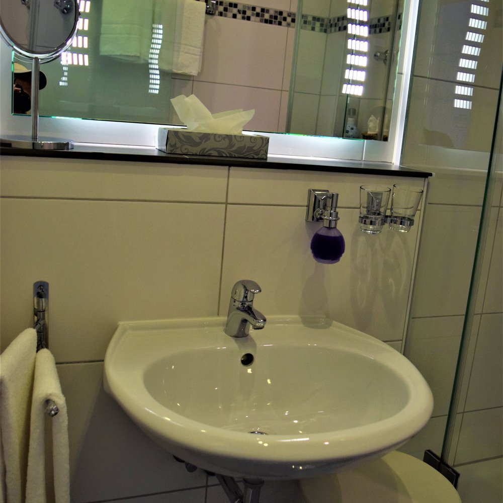 Ammergauer Hof - Hotels Near Me - Oberammergau, BY