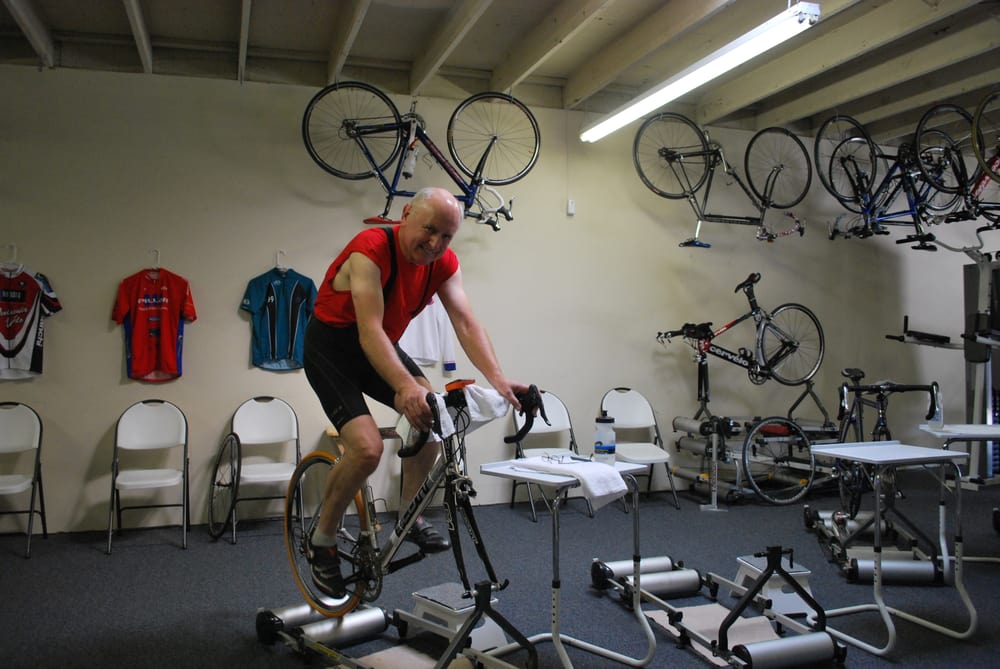 Five Rings Cycling Center Logo