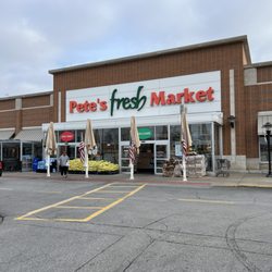Pete's Fresh Market - Entrance