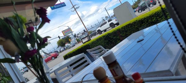 Henri's Cafe by null