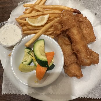 Mountain Oaks Cafe - Fish and chips - American Near Me - Oakhurst, California