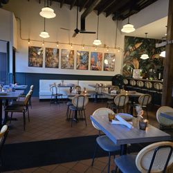 Bayan Ko Diner - Interior