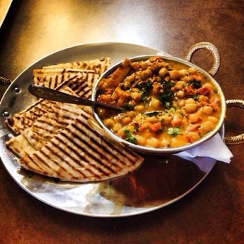 Remedy Cafe - Chicken curry with Nan - Indian Near Me - Edmonton, Alberta
