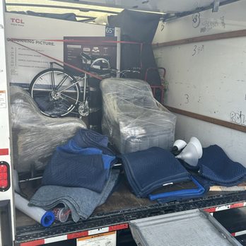 Big Tuck Moving Truck - Movers Near Me Big Tuck Moving Truck - Movers Near Me