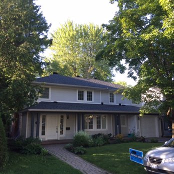 Parliament Contracting - a home in a residential neighborhood - Roofing Near Me - Ottawa, Ontario Parliament Contracting - a home in a residential neighborhood - Roofing Near Me - Ottawa, Ontario