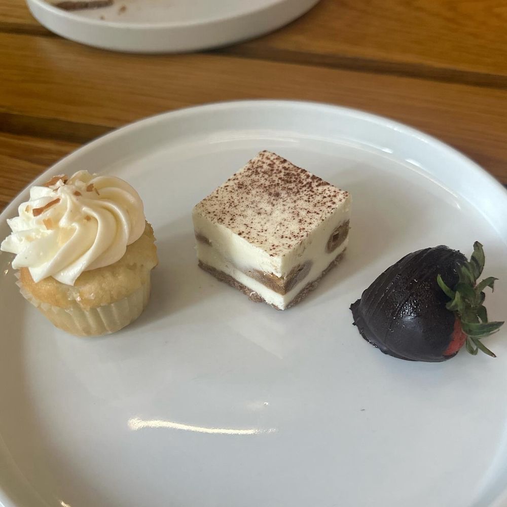 Sloane's Corner - Desserts - good flavor but the tiramisu cheesecake was frozen. - New American Near Me - Dallas, Texas