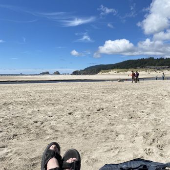 Public Coast Brewing - Beach - American Near Me - Cannon Beach, Oregon Public Coast Brewing - Beach - American Near Me - Cannon Beach, Oregon