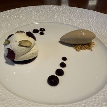 Auro - Pistachio ice cream - New American Near Me - Calistoga, California