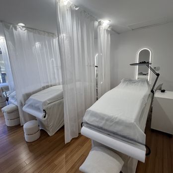 Look at me - Eyelash Service Near Me - Santa Monica, California Look at me - Eyelash Service Near Me - Santa Monica, California
