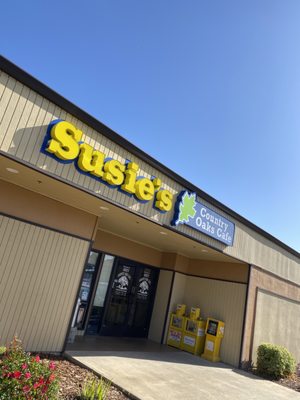 Susie's Country Oaks Cafe by null