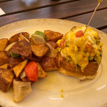 520 Bar & Grill - Weekend brunch - breakfast in bread...veggie version. Yum! - Bars Near Me - Bellevue, Washington