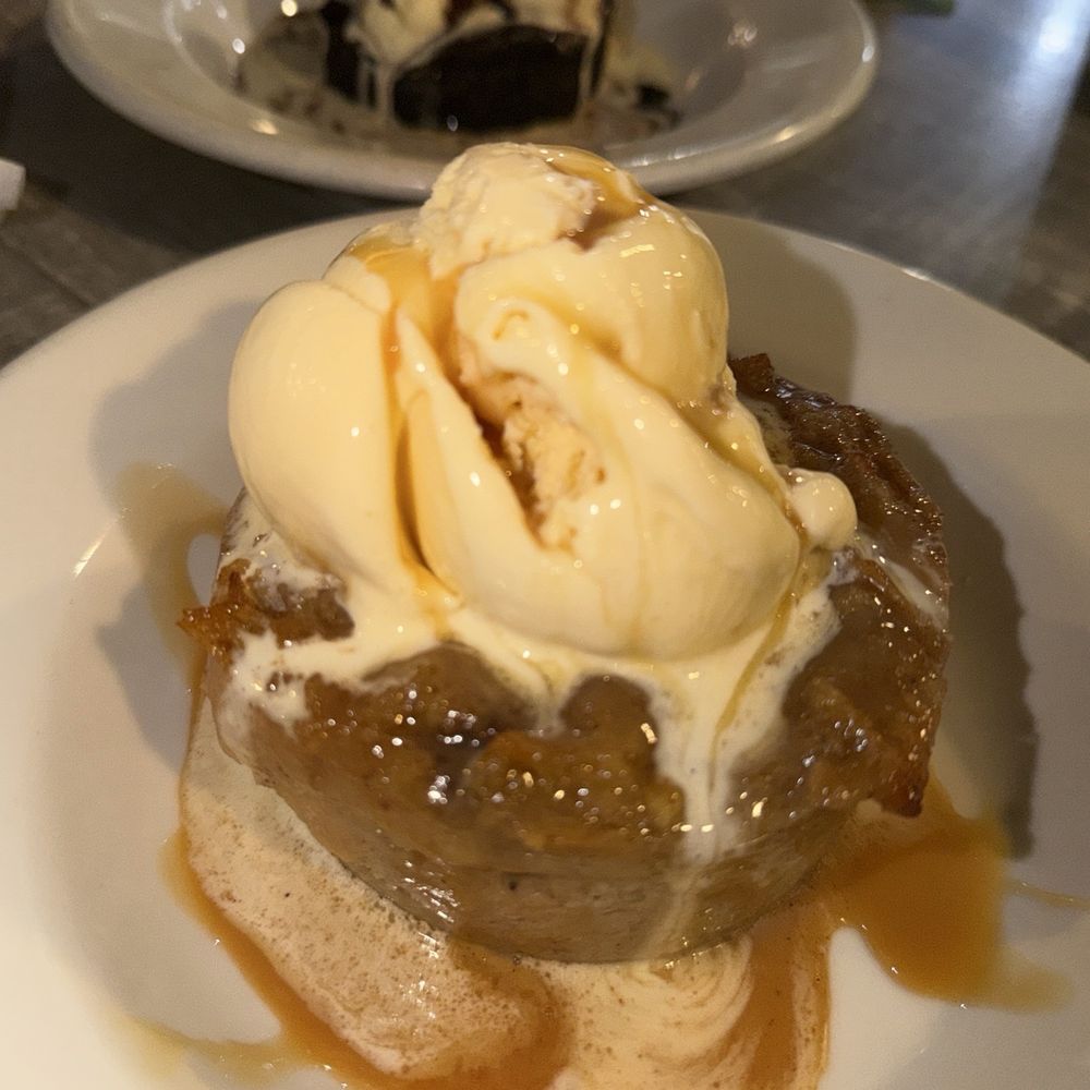 Salt Cracker Fish Camp - Flourless Chocolate Cake and Banana Bread Pudding - Seafood Near Me - Clearwater, Florida Salt Cracker Fish Camp - Flourless Chocolate Cake and Banana Bread Pudding - Seafood Near Me - Clearwater, Florida